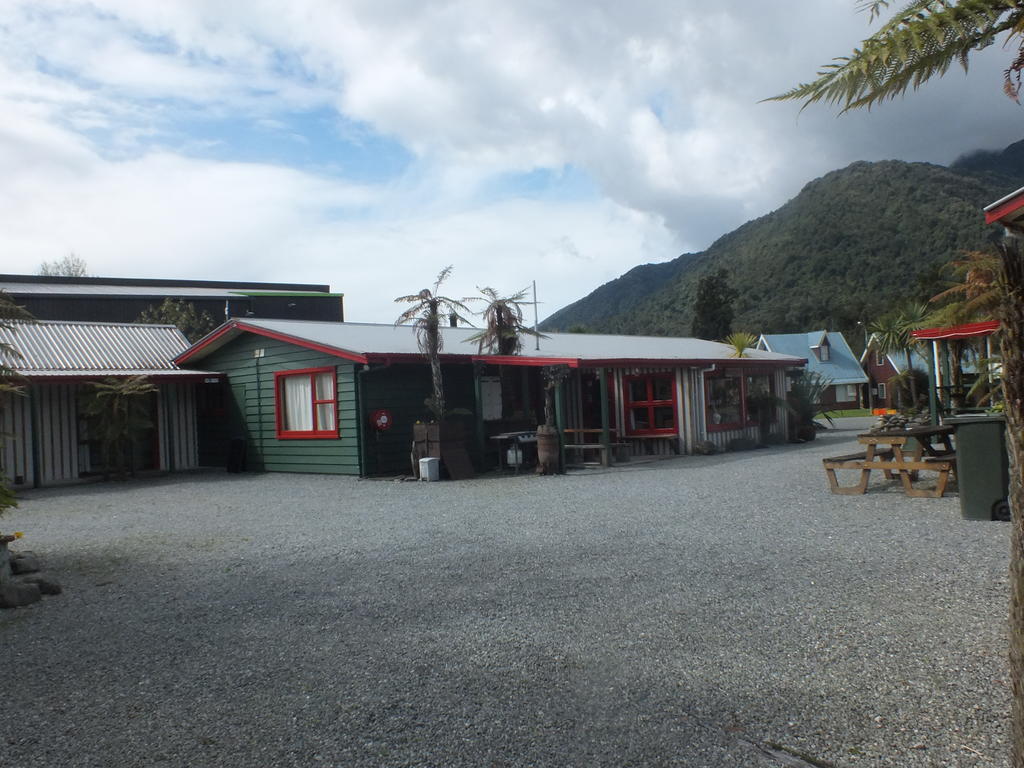 Glow Worm Accommodation Franz Josef Eksteriør bilde